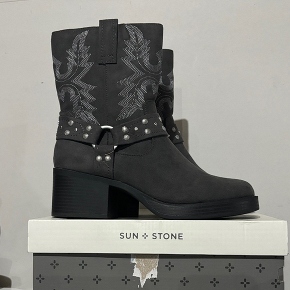 Sun + Stone Shoes - Sun + Stone Norah Charcoal Boot